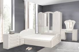 Тапицираното легло с висококачествена кожа предоставя неповторими усещания за комфорт и блаженство по време на сън. Spalen Komplekt Antonina S Matrak 999 Leva Hop Mebeli