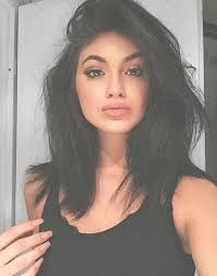 Youtuber michelle khare is just starting to experiment with makeup, and turned to makeup artist olivia shipman to get kylie jenner's signature look with products she already owns. Image Result For Kylie Jenner Short Hair Kylie Short Hair Kylie Jenner Hair Blonde Hair With Roots