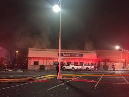 fire doused at round table pizza in san