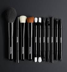 Découvrez le pinceau bb brush. Les Pinceaux De Chanel Makeup Brushes
