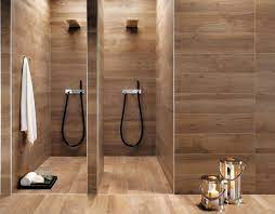 Le bois est susceptible de gonfler au contact de la colle du carrelage. Carrelage Salle De Bain Imitation Bois 34 Idees Modernes Wood Tile Bathroom Wood Tile Shower Shower Tile