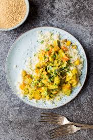 vegetable curry with turmeric coconut