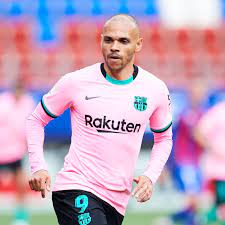 He plays as a forward or winger. Martin Braithwaite Intends To Fight For His Place At Barcelona Report Barca Blaugranes