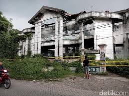 Komplek industri prapanca kav 50 bandung / komplek. 7 Rumah Angker Di Indonesia Dengan Cerita Menyeramkan Berani Berkunjung Rumah123 Com