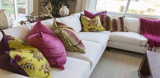 how to decorate with throw pillows