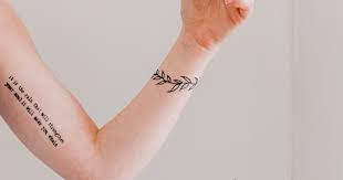 Apenas amor fontes cursivas deixam a tattoo mais delicada por fim, a clássica tattoo entrego, confio, agradeço frases para tatuar no pescoço. Frases Para Tatuagem Como Escolher A Que Tem A Ver Com O Seu Momento Eu Total