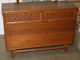 Find our lowest possible price! Lane Perception Mid Century Cedar Chest Merrill S Auction Appraisals Estate Sales Vermont New England Art Guns Jewelry