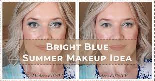 bright blue summer makeup idea for