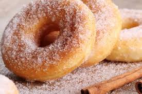 Donat atau dalam bahasa inggris di sebut dengan donut merupakan sebuah makanan yang terbuat dari olahan telur, tepung terigu, gula, dan mentega cara memasaknya dengan cara di goreng. 3 Cara Membuat Donat Goreng Lembut Dan Mengembang Dream Co Id