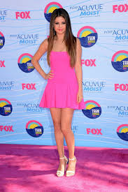 Best 20 Selena gomez pink dress ideas on Pinterest