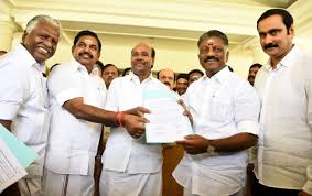 Cong seals alliance with dmk, to contest 9 seats in tamil nadu. Tn Elections Smaller Parties See Potential In Tie Up With Dmk Aiadmk The Federal
