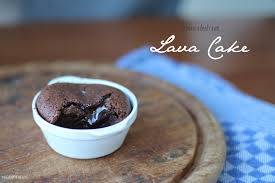 Ein rezept mit feiner schokolade. Sonntagskuchen Lava Cake Schokokuchen Rezept Mit Flussigem Kern