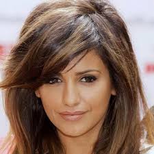 It is relatively the safest color because it doesn't stand out too much from the color of your skin, but unlike natural black hair, it can complement the glow of your brown skin in a subtle but flattering way. 50 Fabulous Highlights For Dark Brown Hair Hair Motive Hair Motive