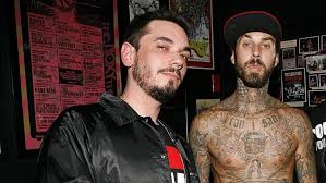 Travis barker has spoken about his horror plane crash 10 years ago in the joe rogan experience podcast. Blink 182 Blog Mr Wavvy