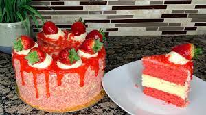 easy strawberry crunch cake you