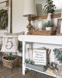 If you are looking for farmhouse bedroom ideas and farmhouse themed bedroom designs, you have come to the right place. 15 Stylish Ways To Make The Most Of Behind Sofa Table