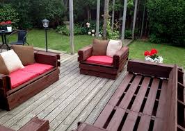 garden furniture made from pallets