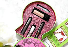 benefit christmas gift sets in