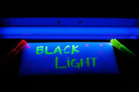 what will glow under black light ehow