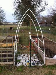 Diy Hoop House Trellis An Awesome