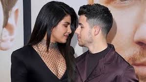Jonas and chopra went on a double date with joe, turner, and kevin in london's mayfair. Isn T It Romantic Priyanka Chopra Sends Sweet Surprise To Husband Nick Jonas As He Gears Up For Snl Watch Video