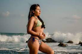 Yalitza Aparicio presume nuevas imágenes en bikini junto a sus amigas