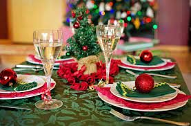 Everything from parties for kids, adults or families, that range from breakfast to dinner and everything in between. 9 Festive Christmas Dinner Party Ideas Peerspace