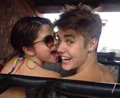 Justin and Selena ... Cushy Campers