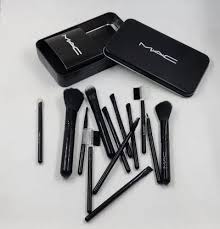 mac makeup brush set for travel