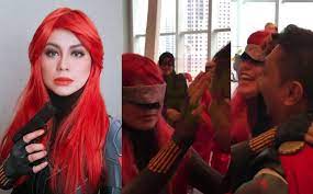 Dia mempunyai anak angkat bernama nor adam daniel. Gayakan Rambut Palsu Merah Main Game Cari Suami Rebecca Nur Al Islam Tutup Komen Instagram Gempak