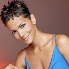 Her father, Jerome Jesse Berry, was an African American hospital attendant in the same psychiatric ward where her mother worked; he later became a bus ... - Halle_Berry_187