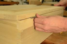 install hinges on a dovetail box