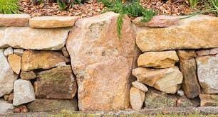 how to build a stacked sandstone wall