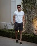 can-i-wear-black-sneakers-with-shorts
