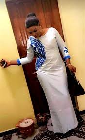 20 robes vraiment canon à shopper ! Model Bazin 2019 Femme Bazin Riche Bazin Riche Robe Africaine Mode Africaine Robe Longue Mode Africaine Bbfun1105 Wall
