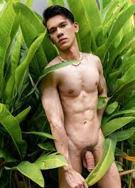 Nude Asian guy outdoors - Nude Asian Boys