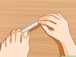 3 ways to get rid of yellow toenails