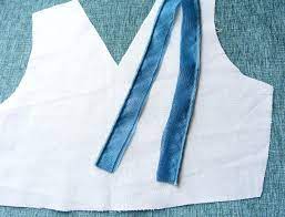 Sewists, ever wonder how to sew bias binding on an inside corner? 6 Ways To Sew A V Neck In A Dress Top Sew Guide