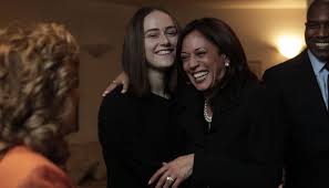 Ella emhoff, the stepdaughter of new us vice president kamala harris, has landed herself a modelling contract. Is Ella Emhoff Gay Details On Ella S Sexuality Thenetline