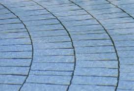 remove polymeric sand from pavers