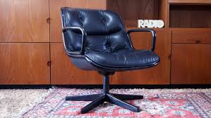 Keep this versatile chair on hand to use at multiple workstations in your office. Black Leather Desk Chair By Charles Pollock For Knoll Inc Knoll International 1970s For Sale At Pamono