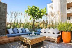 Rooftop Garden With Built In Seating