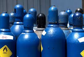 storing compressed gas cylinders safely