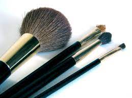 how to disinfect makeup brushes after