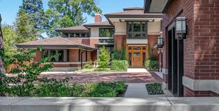 Expansive Lakefront Home In Wilmette
