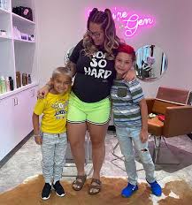 Kailyn's episode focuses on the lack of support she receives from her own family, forcing her to rely on jo's family. Kailyn Lowry Says There S No Harm In Dyeing Children S Hair Details Crumpe