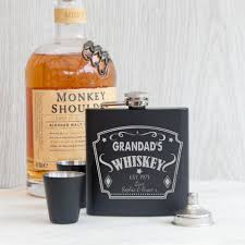 personalised hip flask gift set