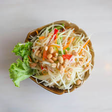 vegan green papaya salad som tum