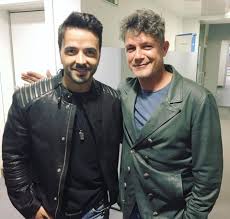 ¿Cuánto mide Luis Fonsi? - Estatura real: 1,71 - Real height Images?q=tbn:ANd9GcQ0OO9UJVRP-0PYpj7FJdVQ-FmFfnT_JGVw9U44I6fiWBMog00e