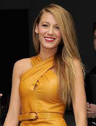 A pregnant lively went for super straight and glossy while out with hubby ryan reynolds. Get Blake Lively S Sexy Straight Hair Look Stylecaster